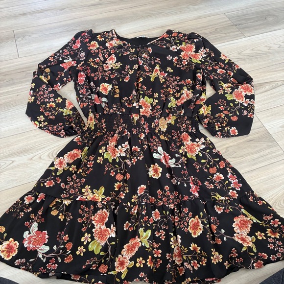 nine britton Dresses & Skirts - Nine Britton Vivienne Black Floral Print Smocked Waist Tiered Midi Dress XL